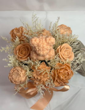 Caixa Ursinho com Flores de Cera e Bombons